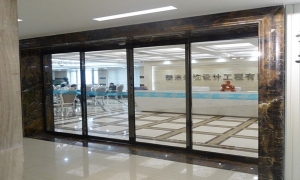 湖南联鑫驰泰智能门窗有限公司浅析璃自动门-湖南卷帘门