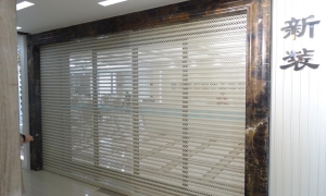 空间的诗意折叠：玻璃折叠门，重塑现代生活的光影与边界