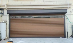 车库门：家的“数字脸面”与机械交响乐